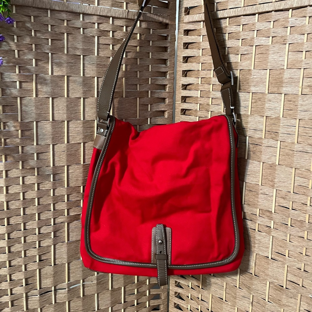 Newport News Messenger Bag